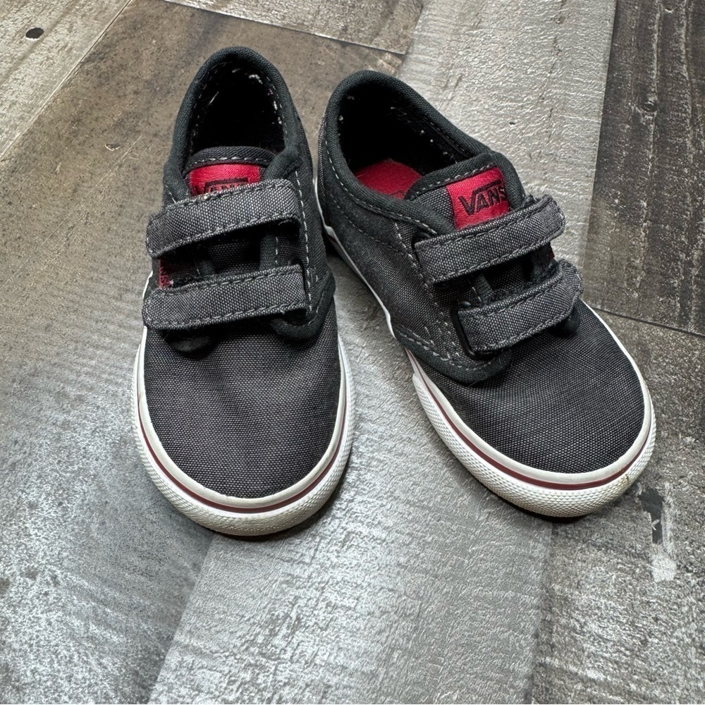 Vans Black and Red Sneakers with Velcro Straps toddler size 6